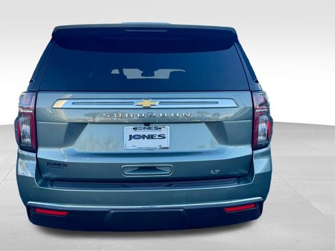 Used 2024 Chevrolet Suburban LT image 11