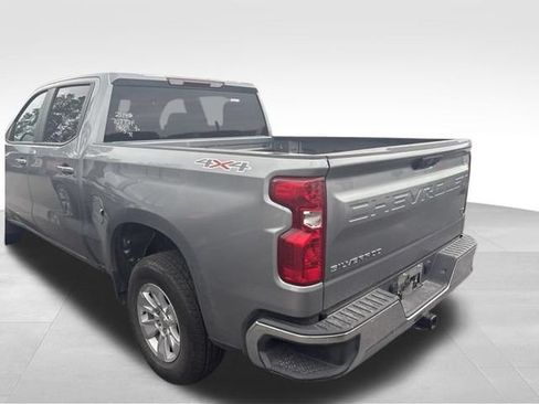 Used 2025 Chevrolet Silverado 1500 LT AWD/4WD image 17