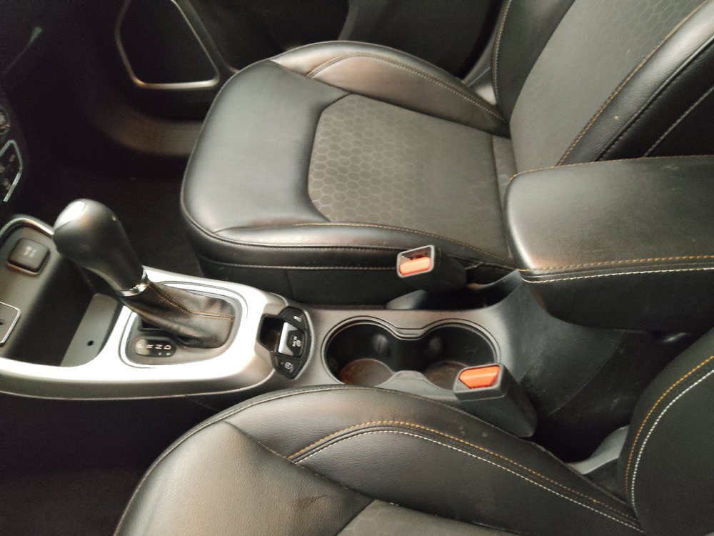 Used 2018 Jeep Compass Latitude w/ Popular Equipment Group FWD image 26