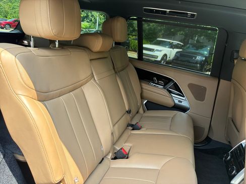 Used 2025 Land Rover Range Rover Long Wheelbase SE AWD/4WD image 29