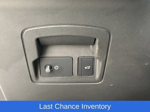Used 2025 Land Rover Range Rover Velar Dynamic SE AWD/4WD image 5
