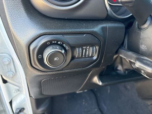 Used 2022 Jeep Wrangler Unlimited Sport image 18