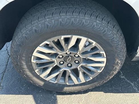 Certified 2025 Chevrolet Tahoe Z71 w/ Comfort Package AWD/4WD image 38