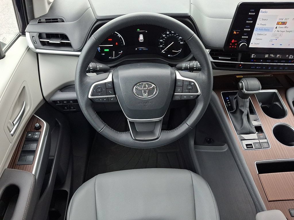 Used 2024 Toyota Sienna XLE w/ XLE Plus Package AWD/4WD image 12