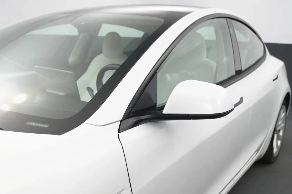 Used 2022 Tesla Model 3 Long Range AWD/4WD image 10