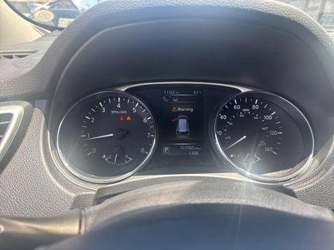 Used 2015 Nissan Rogue SV w/ SV Premium Package FWD image 18