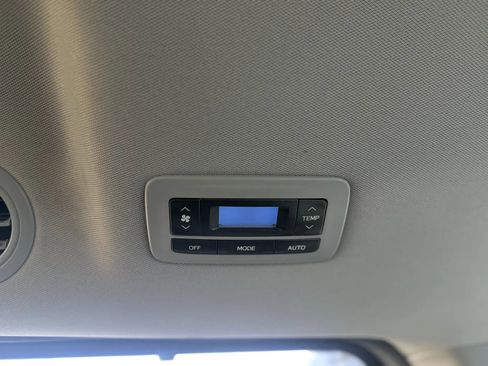 Used 2019 Toyota Sienna XLE image 37