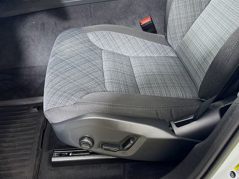 Used 2023 Volvo XC60 B5 Core image 21