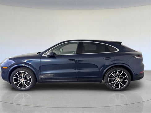 Used 2025 Porsche Cayenne Coupe image 2