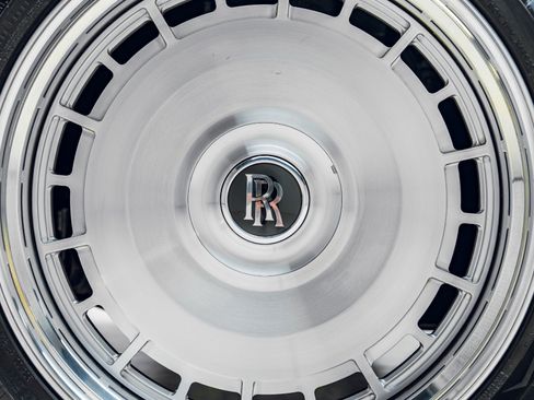 Used 2026 Rolls-Royce Cullinan AWD/4WD image 31
