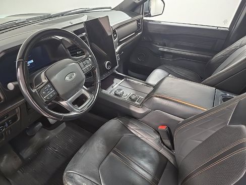Used 2023 Ford Expedition Platinum image 18