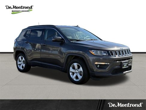 Used 2019 Jeep Compass Latitude image 3