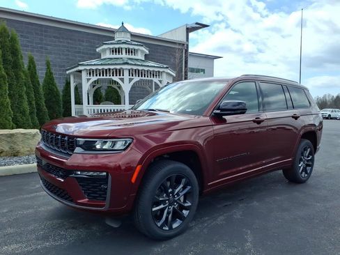 New 2026 Jeep Grand Cherokee L Limited AWD/4WD image 2