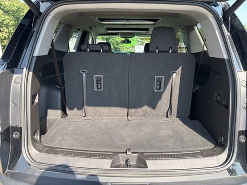 Used 2022 GMC Acadia SLE w/ Driver Convenience Package image 42