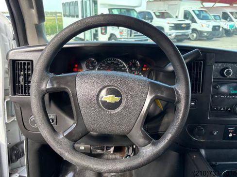 Used 2016 Chevrolet Express 2500 RWD image 17