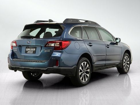 Used 2017 Subaru Outback 2.5i Limited AWD/4WD image 5
