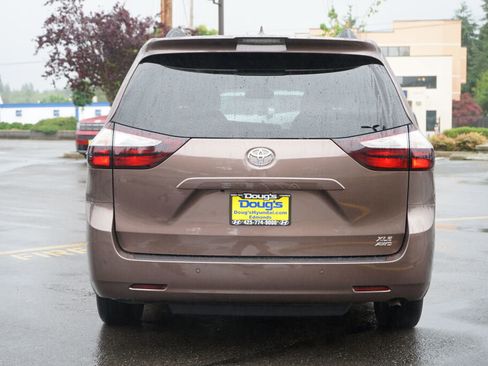 Used 2019 Toyota Sienna XLE AWD/4WD image 6