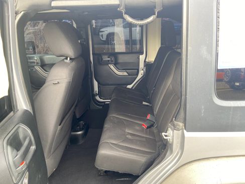 Used 2018 Jeep Wrangler Unlimited Sport S image 17