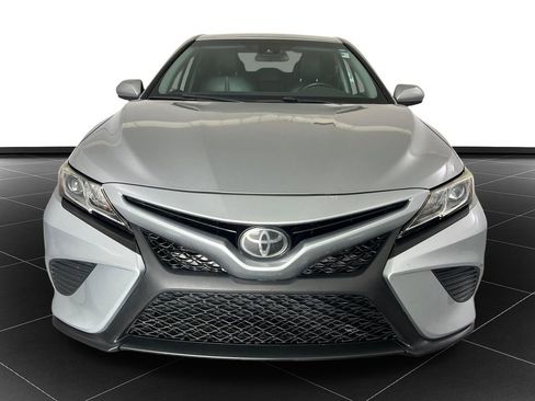 Used 2020 Toyota Camry SE FWD image 8
