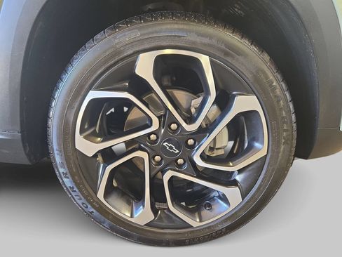 Used 2024 Chevrolet Trax RS w/ Driver Confidence Package FWD image 37