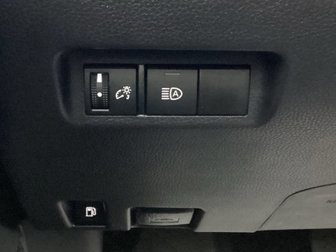 Used 2025 Toyota RAV4 XLE AWD/4WD image 20