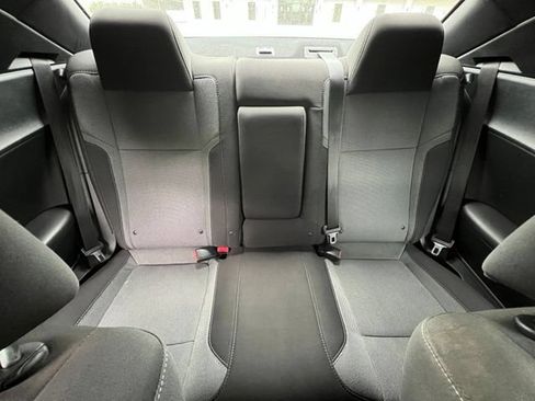 Used 2016 Dodge Challenger R/T w/ Driver Convenience Group RWD image 18