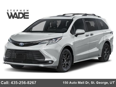 Used 2025 Toyota Sienna XLE Woodland Edition image 1