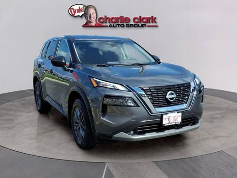 Used 2023 Nissan Rogue S FWD image 7