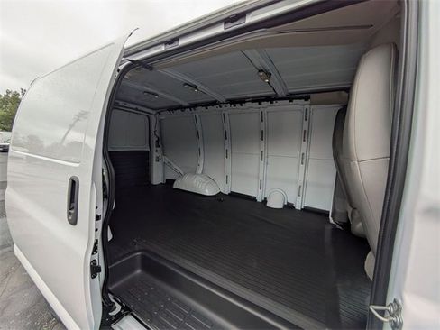 New 2025 GMC Savana 3500 w/ Driver Convenience Package image 27