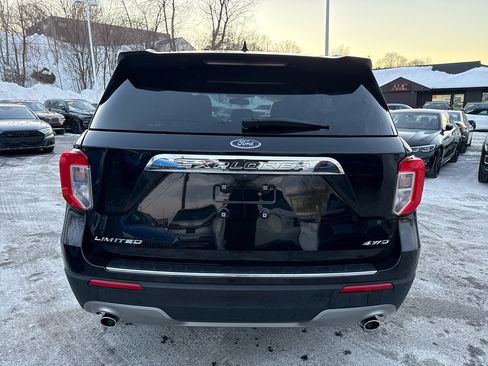 Used 2023 Ford Explorer Limited image 16