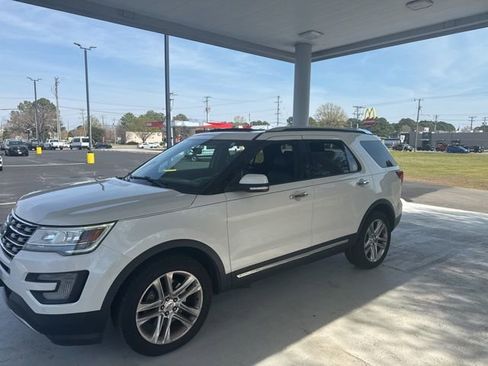 Certified 2017 Ford Explorer Limited image 6
