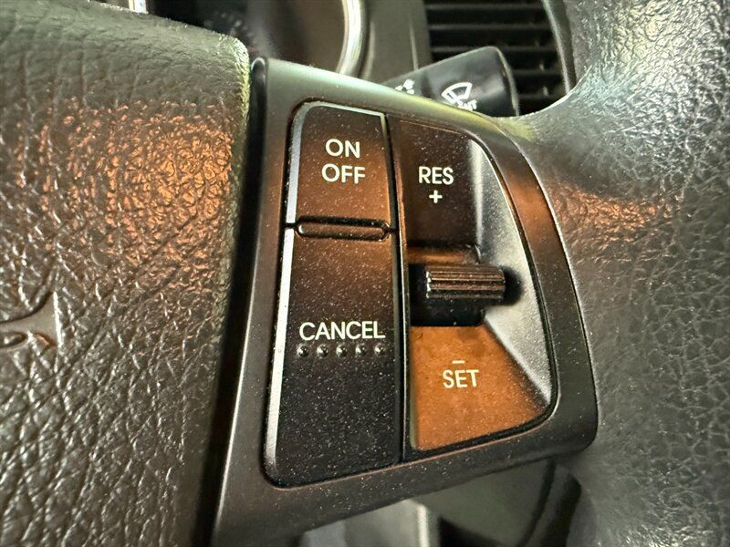 Used 2011 Kia Sorento LX AWD/4WD image 21