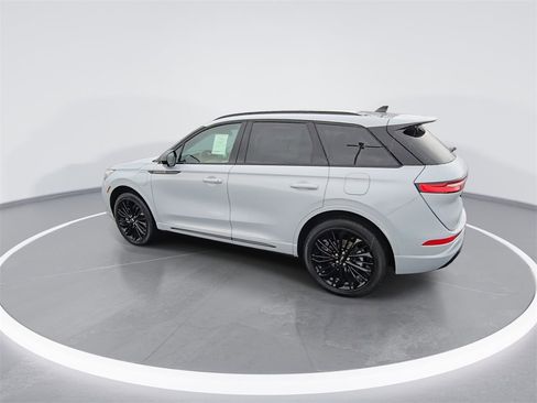 Used 2025 Lincoln Corsair Grand Touring w/ Jet Appearance Package image 6