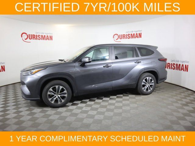 Used 2024 Toyota Highlander XLE FWD image 6