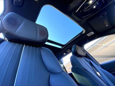 New 2026 Cadillac Vistiq Sport image 34