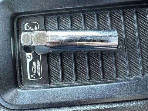 Used 2017 Chevrolet Silverado 1500 High Country image 35