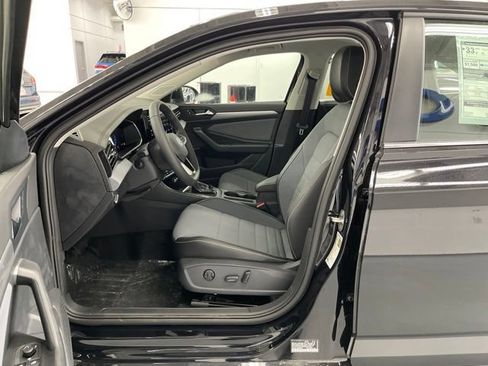 New 2026 Volkswagen Jetta SE FWD image 7