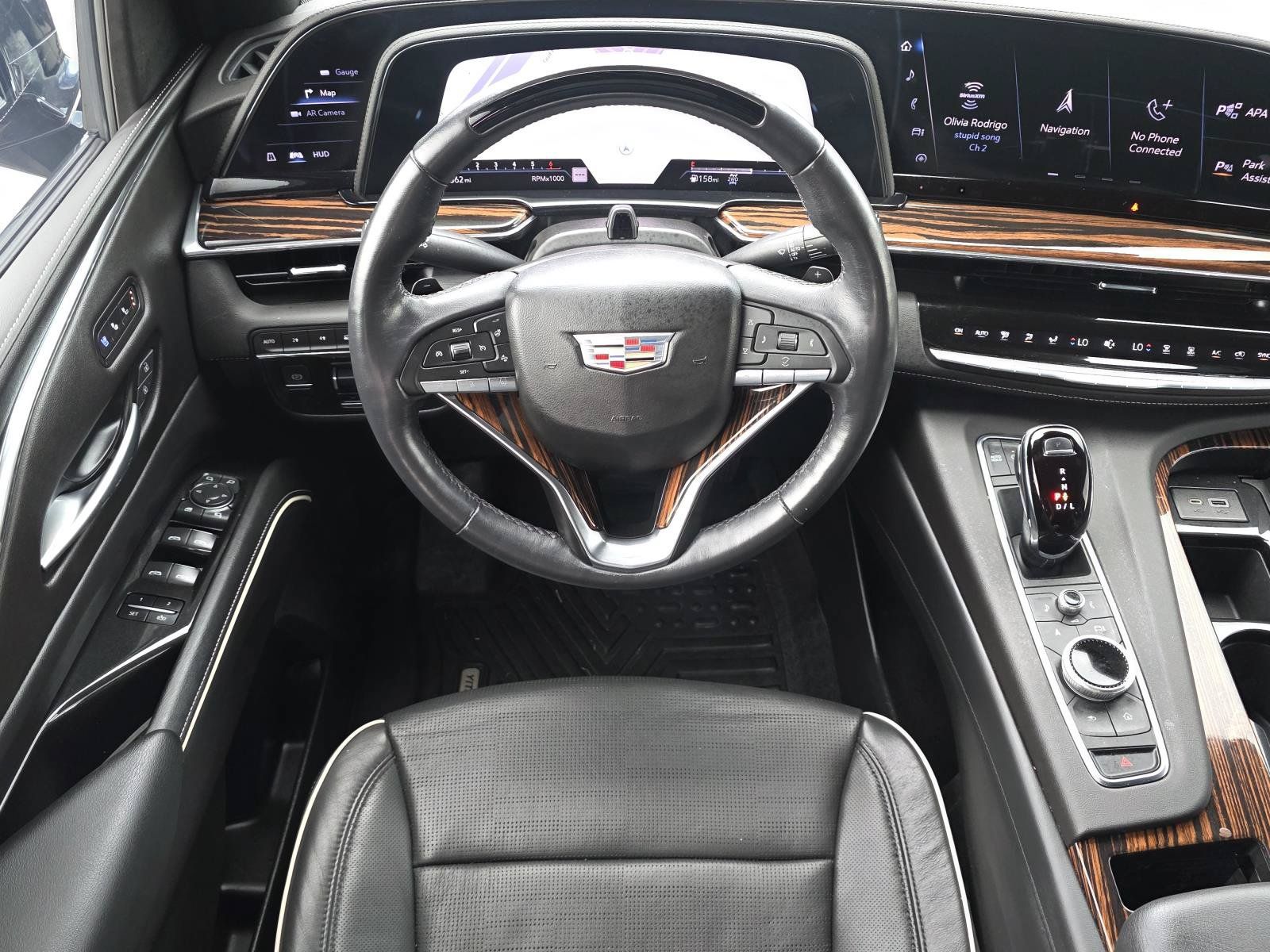 Used 2024 Cadillac Escalade Premium Luxury w/ Performance Package AWD/4WD image 16