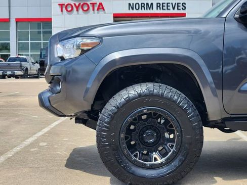 Used 2022 Toyota Tacoma SR5 RWD image 5