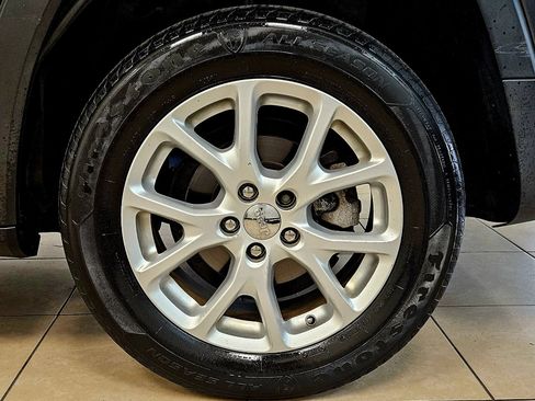 Used 2015 Jeep Cherokee Latitude image 26