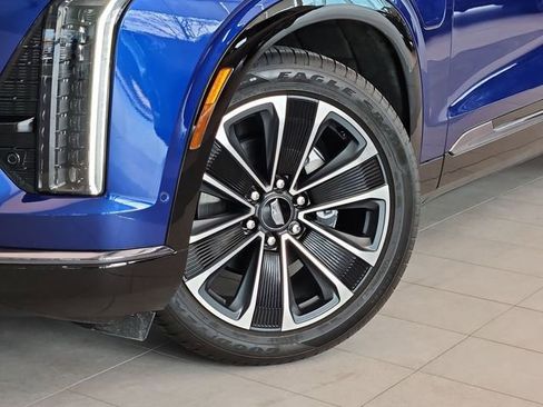 New 2026 Cadillac Vistiq Sport w/ LPO, Floor Liner Package image 7