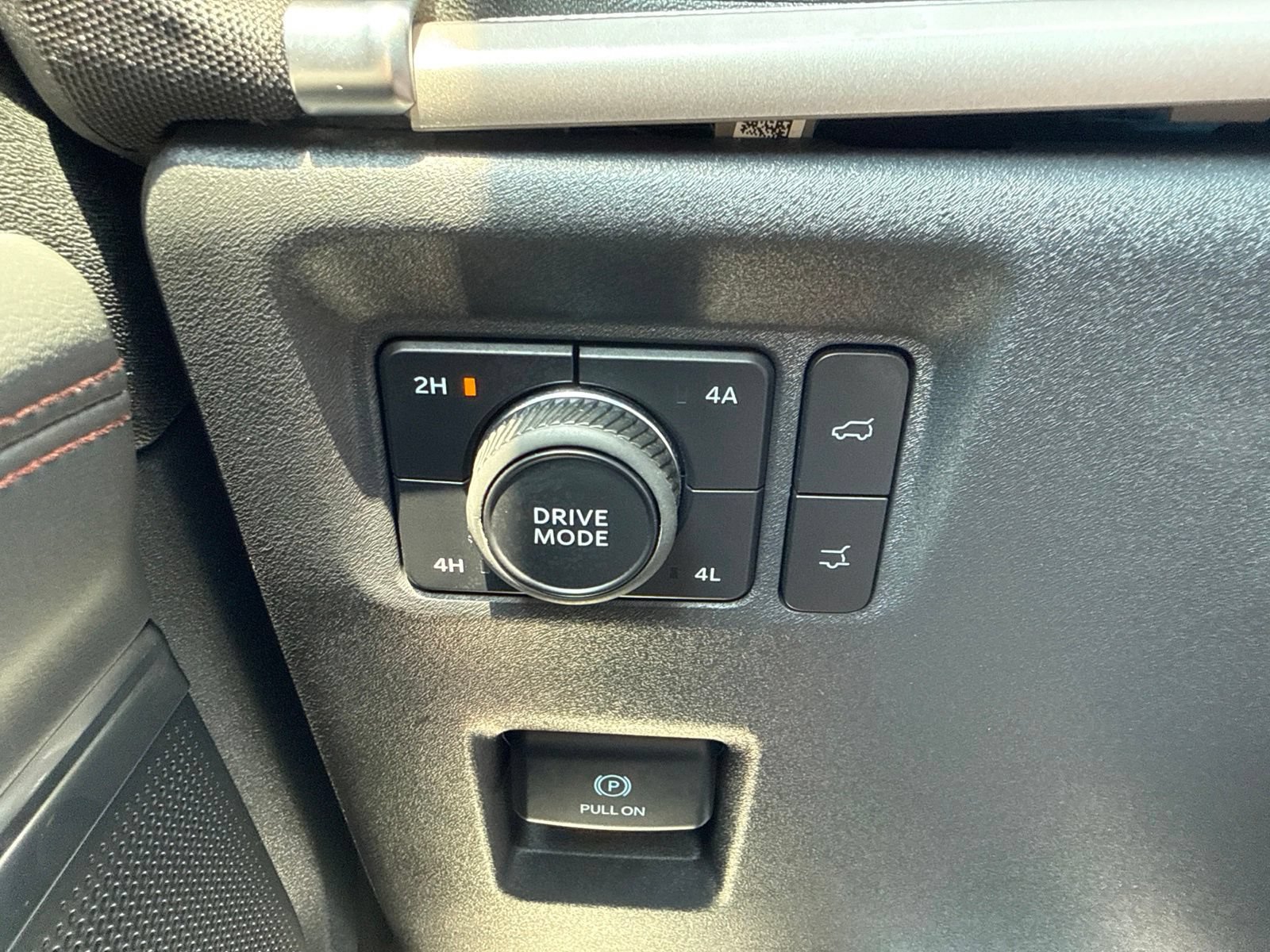 Used 2025 Ford Expedition Active AWD/4WD image 25