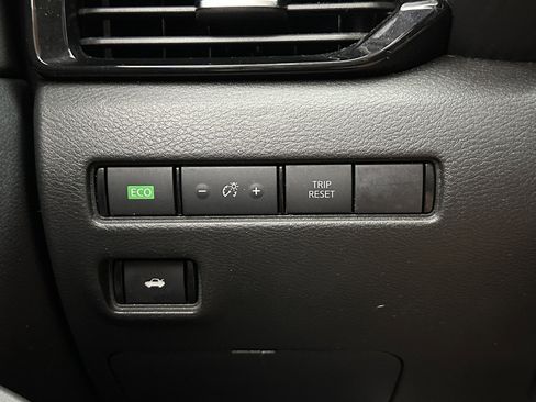 Used 2021 Nissan Sentra SV image 19