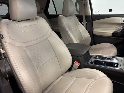 Used 2021 Ford Explorer Platinum w/ Equipment Group 601A image 31