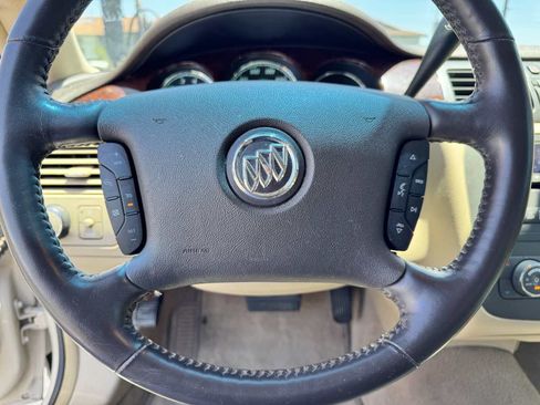Used 2011 Buick Lucerne CXL FWD image 40