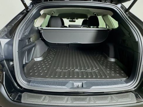 Used 2025 Subaru Outback Premium AWD/4WD image 29