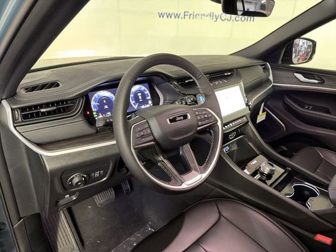 New 2026 Jeep Grand Cherokee L Limited image 13