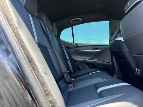 Used 2025 Toyota Camry SE FWD image 18