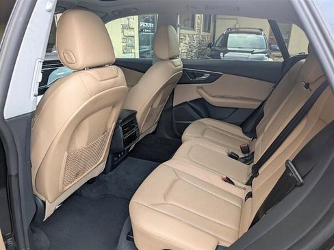 Used 2019 Audi Q8 Premium Plus w/ Premium Plus image 24