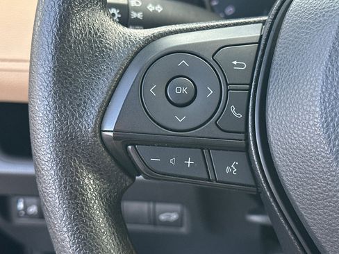 Used 2022 Toyota RAV4 XLE w/ Convenience Package image 31